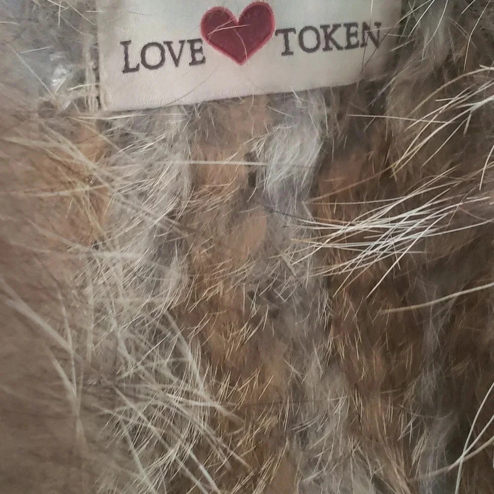 Love token rabbit/raccoon vest size L - Picture 4 of 7